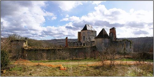 Ruines du château du Repaire